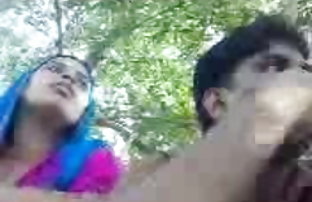 XXX انجمن سکسی با عمه در پارک