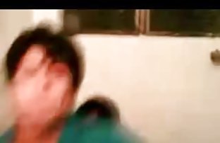XXX نوجوانی, گیر افتاد, توالت