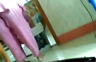 XXX هندی, داستان, خدمتکار