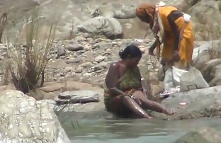 XXX که فیلم باید به حمام باز هوا در رودخانه توسط دوربین مخفی