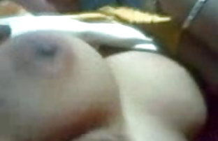 XXX دختر سکسی شربت در قطار