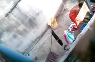 XXX بنگالی عشق و اعتماد با مادر, داخل حمام