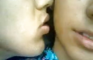 XXX خوب رنده شده خام شیرین بوسه
