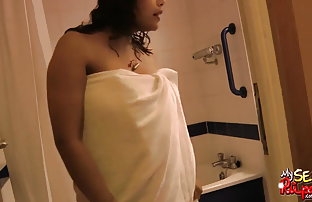 XXX تازه کار, هندی فیلم سکسی هندی, دخترک معصوم, Rupali برهنه در حمام هندی